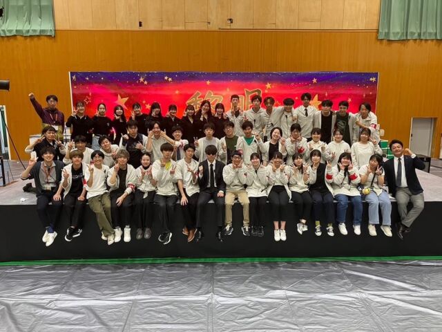 【ご報告】

こんにちは！😆学友会です！

伍桃祭から1週間程経ちました🍑✨️
2日間で2,000名以上のお客様に
ご来場いただきました！
誠にありがとうございました！🙇‍♀️

私たち実行委員は当日を迎えるまで数ヶ月間、
たくさんの時間をかけて準備を行ってきました。
当日は不安もありましたが、皆さまのおかげで
最高の伍桃祭を作り上げることができたと思います！
本当にありがとうございました☺️

今年の伍桃祭は終わってしまいましたが、
学友会では引き続き様々な活動を行っていきますので
お楽しみに✨️

それではまた来年の伍桃祭でお会いしましょう！👋🍑

 #新潟医療福祉大学 
 #nuhw 
 #伍桃祭 
  #新潟医療福祉大学学友会 
 #学園祭 
 #nsgグループ