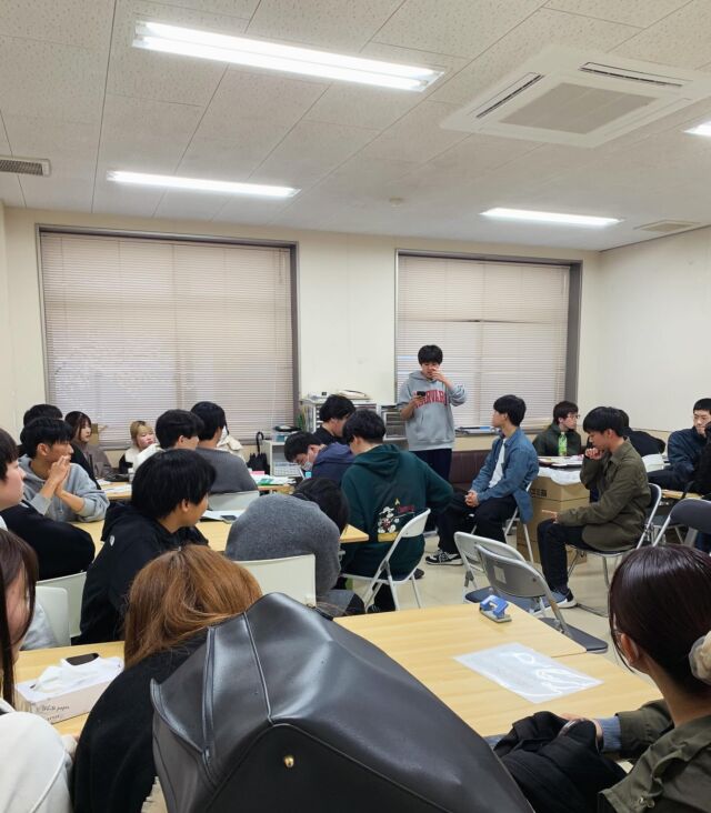 こんにちは！学友会です！

今日は普段の定例会の写真を公開します！
こんな感じで毎週火曜日にみんなで集まって
次やることの確認をしています！

学友会に興味のある人はいつでも大丈夫ですので
I101に来てみてください！
特に男性が少ないので絶賛募集中です！！！
学友会会員一同お待ちしております✨️

 #新潟医療福祉大学  #新潟医療福祉大学学友会  #nuhw
 #nsgグループ