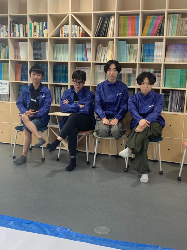 こんにちは！学友会です！

久しぶりの投稿となってしまい申し訳ございません🙇‍♀️

学友会ジャケットを新しく作りました！
このジャケットを来て今年の伍桃祭を裏から支えて
いこうと思っています！

伍桃祭当日何か分からないこと、質問等ございましたら
このジャケットを来たスタッフに聞いてみてください！

現在、伍桃祭に向けて色々準備をしています！
もう少しで情報も解禁されますのでもうしばらく
お待ちください！

 #新潟医療福祉大学  #新潟医療福祉大学学友会  #nuhw  #nsgグループ